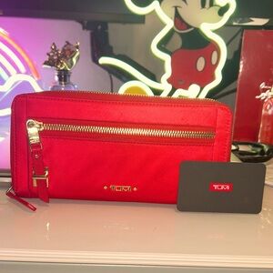 RARE Tumi Voyager Red Satin Gold Trim Luggage Quality Wallet